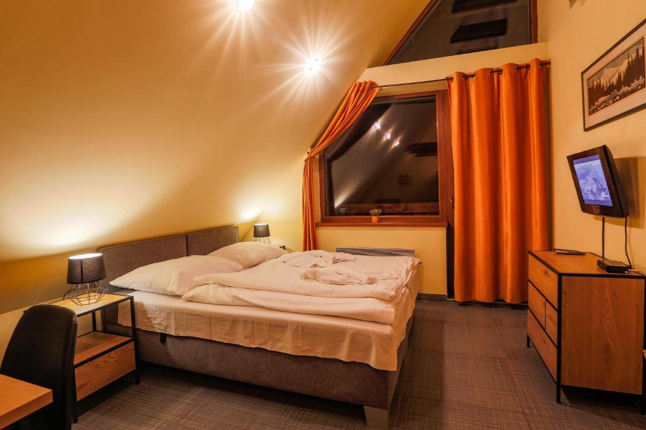 Apartmanovy Dom Fatrapark 1 S Wellness - Hlavna Recepcia รูชอมแบรอค ภายนอก รูปภาพ