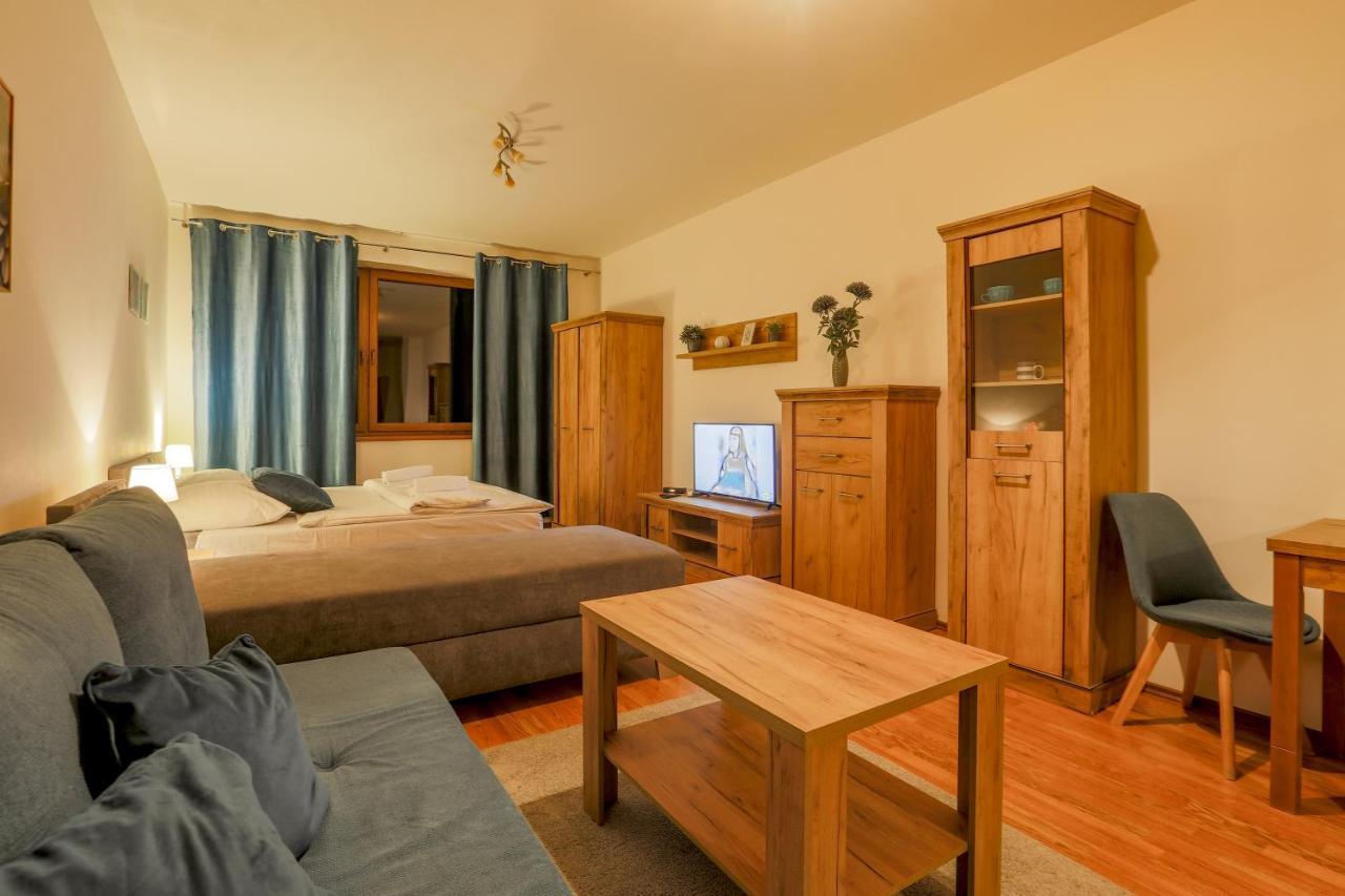Apartmanovy Dom Fatrapark 1 S Wellness - Hlavna Recepcia รูชอมแบรอค ภายนอก รูปภาพ