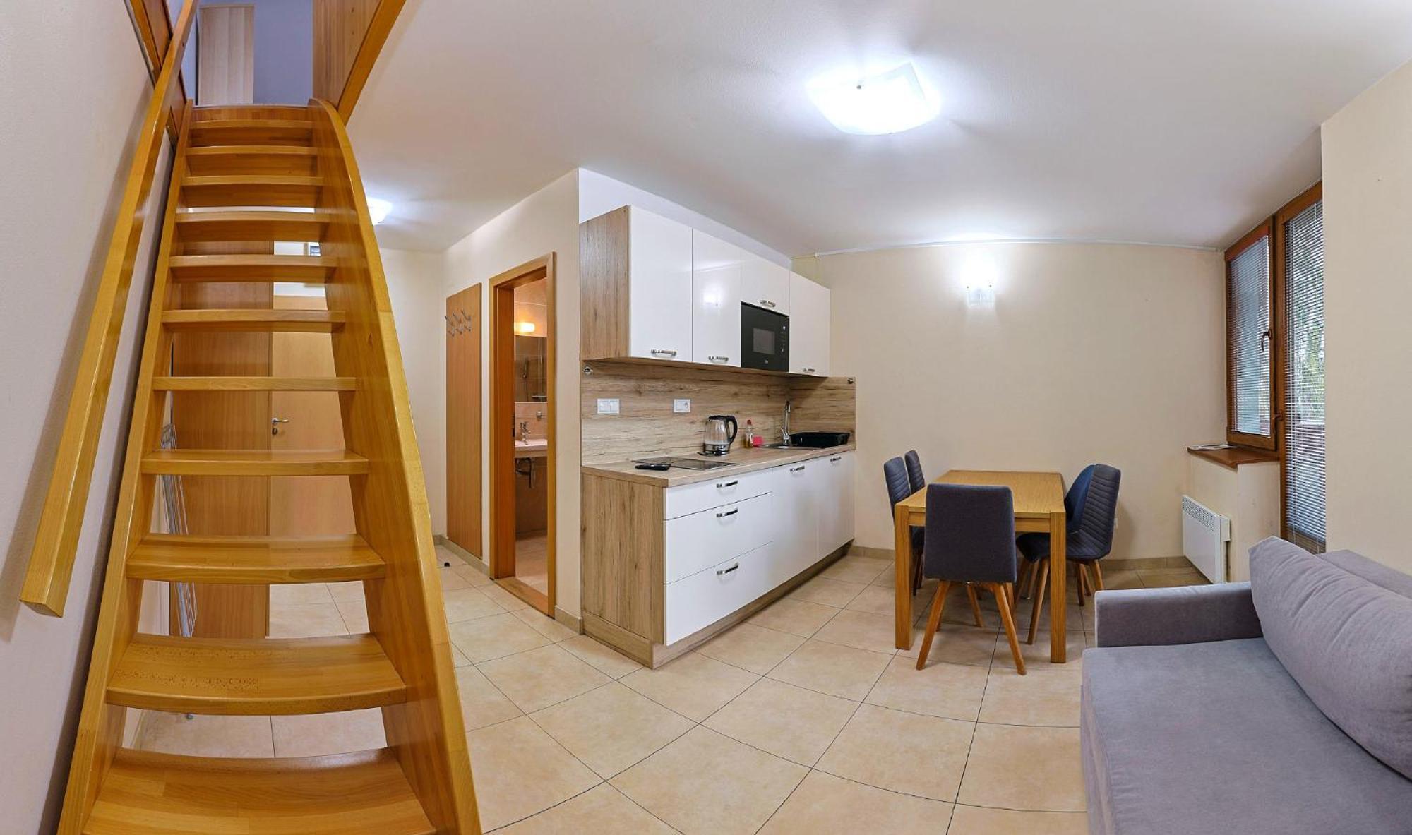 Apartmanovy Dom Fatrapark 1 S Wellness - Hlavna Recepcia รูชอมแบรอค ภายนอก รูปภาพ