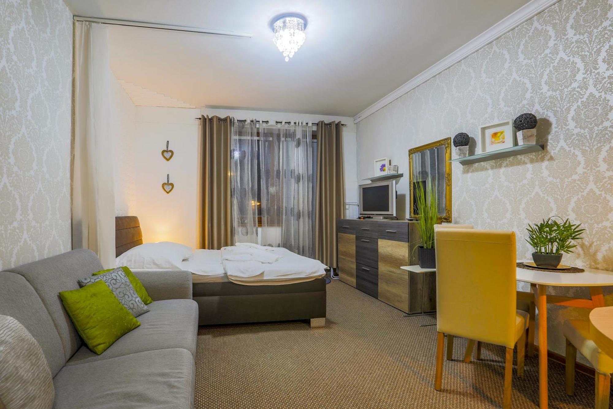 Apartmanovy Dom Fatrapark 1 S Wellness - Hlavna Recepcia รูชอมแบรอค ภายนอก รูปภาพ