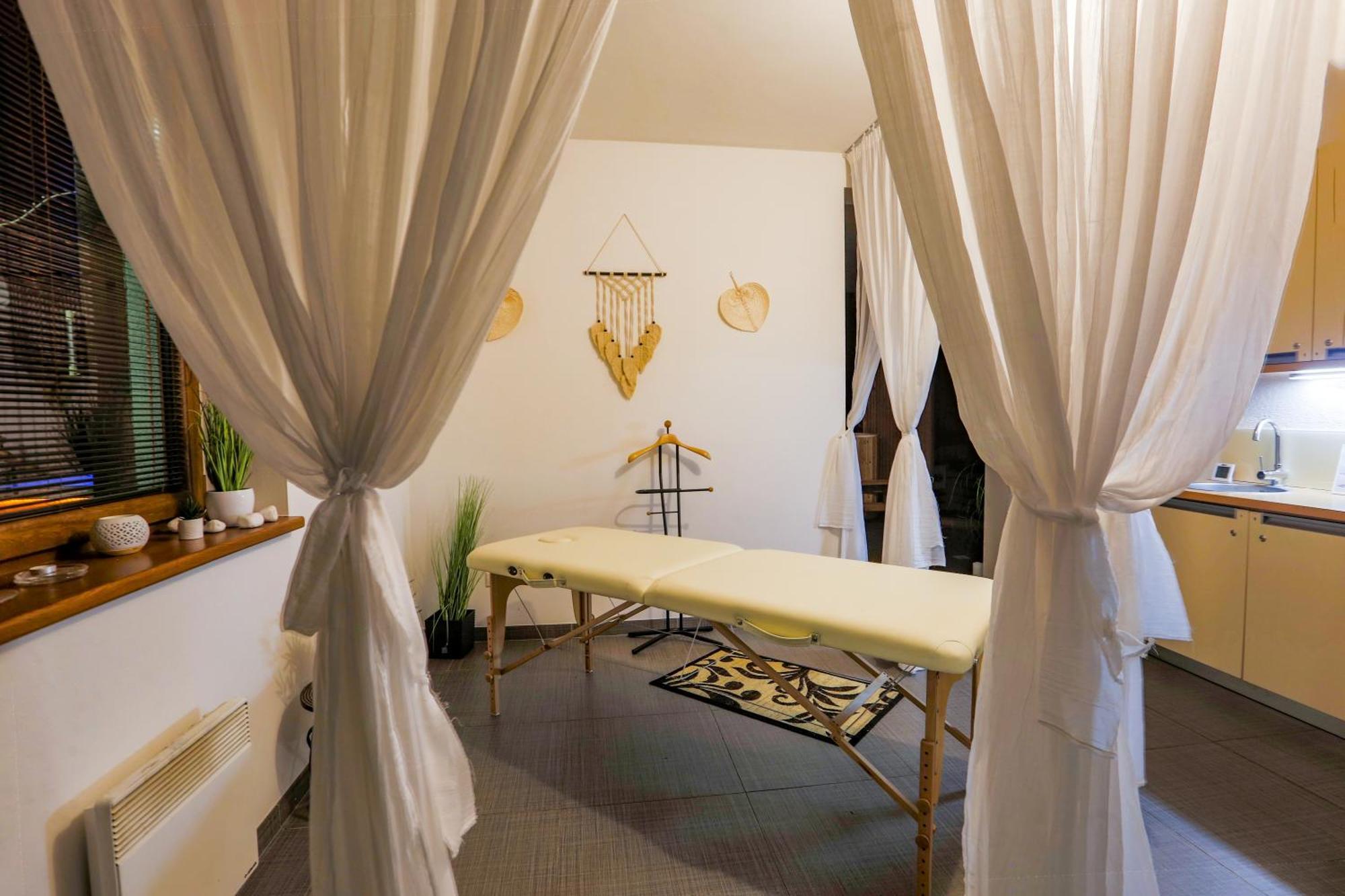 Apartmanovy Dom Fatrapark 1 S Wellness - Hlavna Recepcia รูชอมแบรอค ภายนอก รูปภาพ
