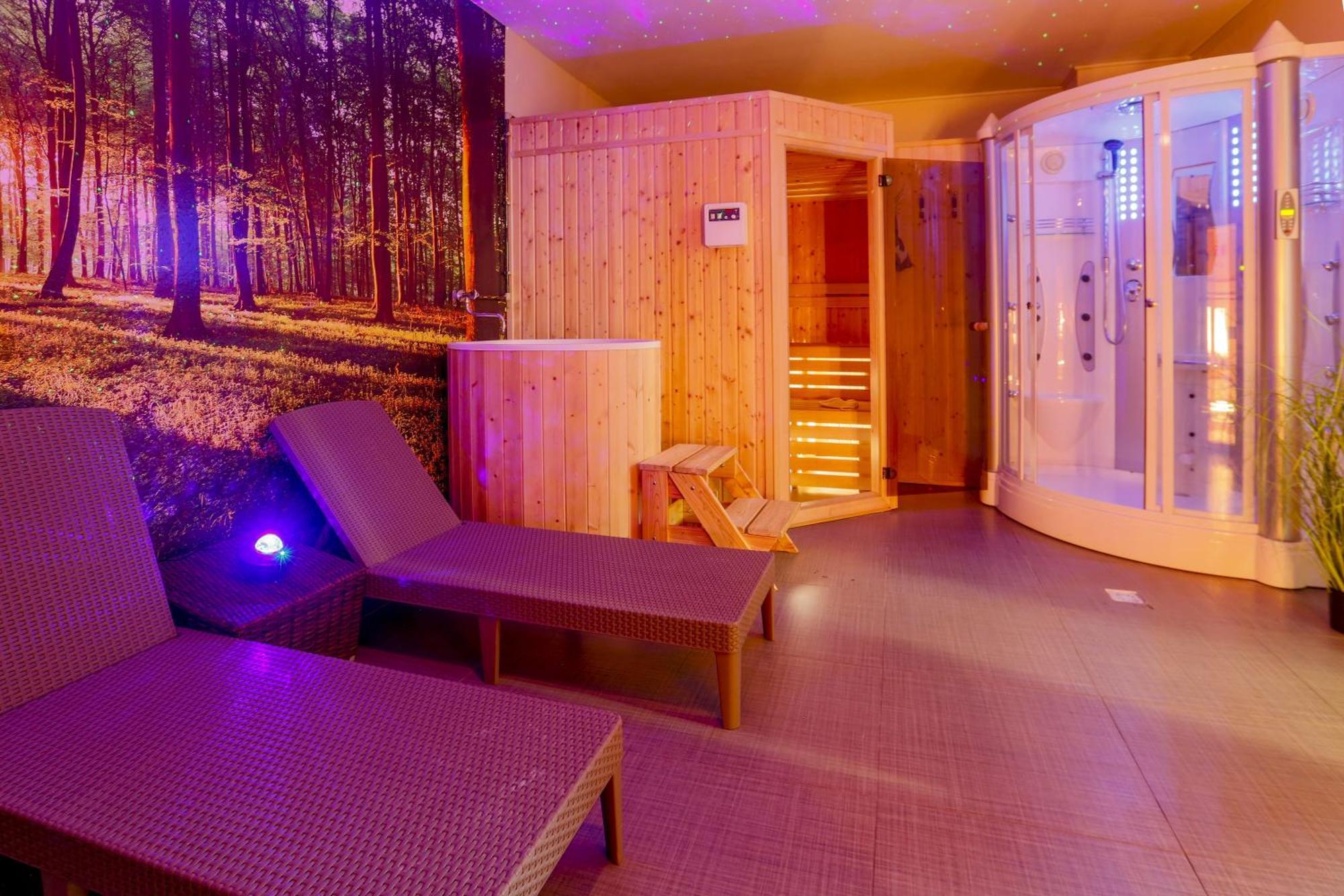 Apartmanovy Dom Fatrapark 1 S Wellness - Hlavna Recepcia รูชอมแบรอค ภายนอก รูปภาพ